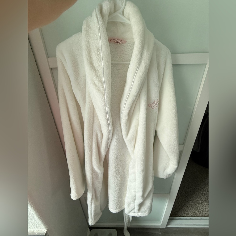 Victoria’s Secret cozy plush robe